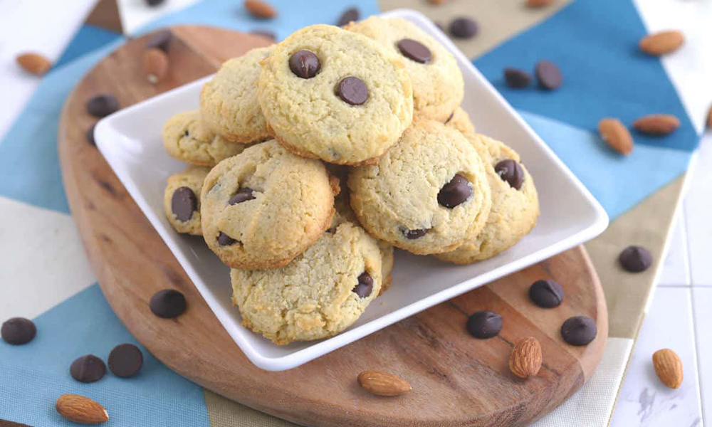 Almond Flour Keto Chocolate Chip Cookies